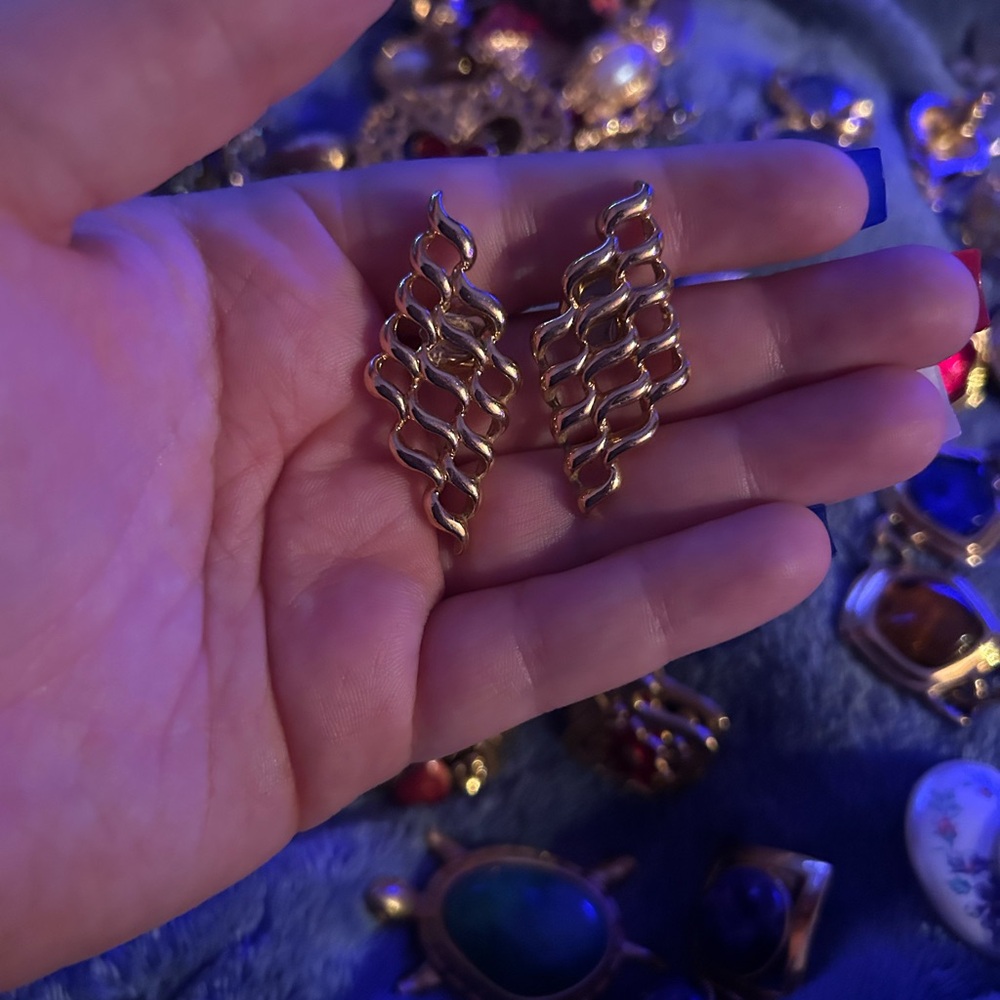 Vintage Avon Lattice Earrings